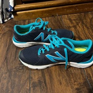 Like new New Balance women’s shoes